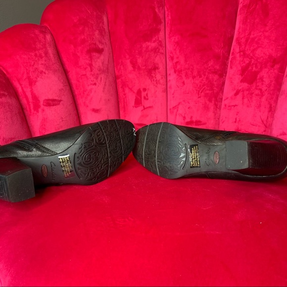 Clarks Artisan Active Black Leather Booties 8.5 - Picture 3 of 4